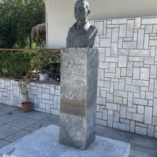 Bust of Efthymios Dedousis, Itea