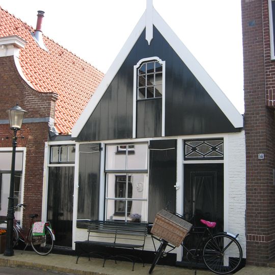 Gaaf klein pandje met houten voorschot