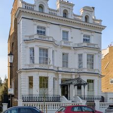 35, Holland Park W11