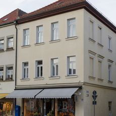 Wohn- und Geschäftshaus