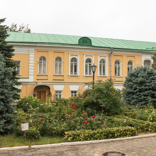 Настоятельский корпус