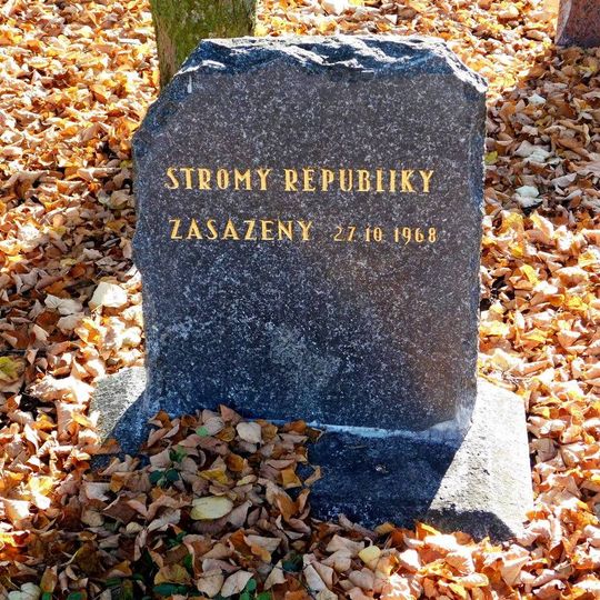 Stromy republiky - památník 50. výročí vzniku Československé republiky v Kytíně