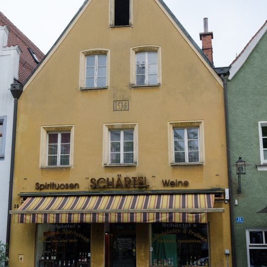 Wohn- und Geschäftshaus