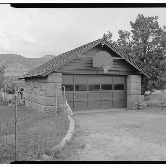Saddlehorn Caretaker's Garage