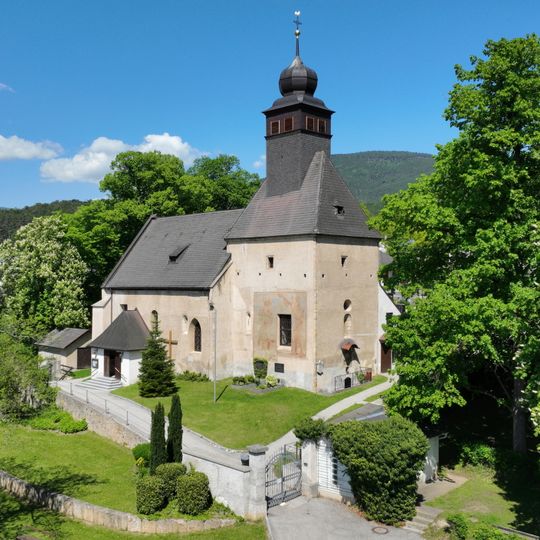 Kath. Pfarrkirche hl. Johannes d. T., Friedhof und Mauern