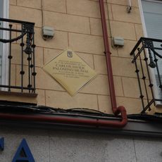 Placa conmemorativa en honor a Carlos Palomino