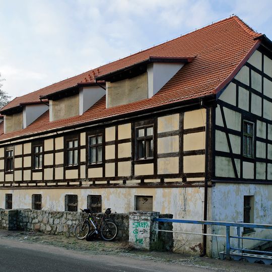 Młyn wodny, ob. zajazd