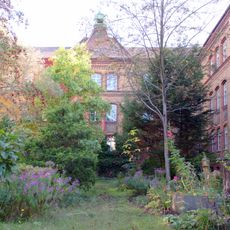 2. Gemeindeschule und Höhere Schule Adlershof, mit Turnhalle und Toilettengebäuden Radickestraße 43, 2. Gemeindeschule und Höhere Schule Adlershof