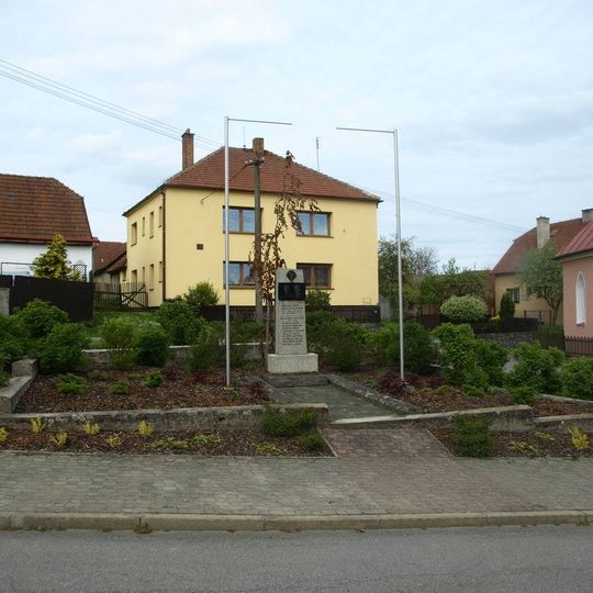 Pomník obětem 1. a 2. světové války v Krásněvsi