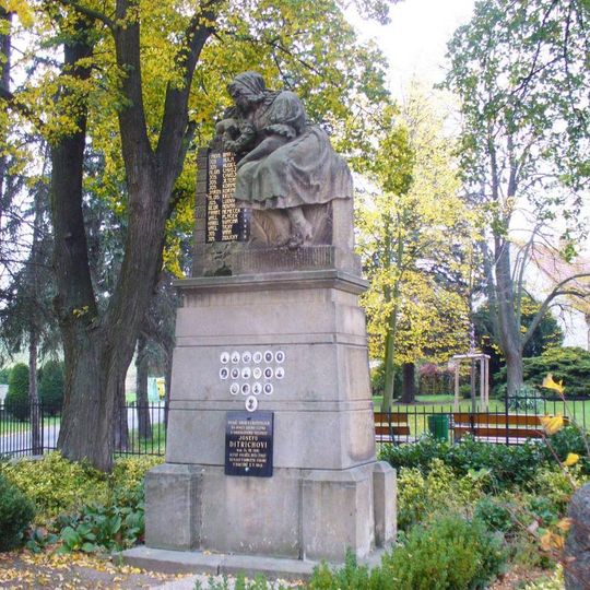 Pomník padlým v Průběžné ulici v Chotuticích