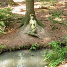 Socha v Hačkách u studánky Pilávky