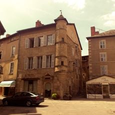 Ancien logis du 16e siècle, 18 place de la République