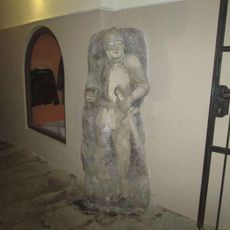 Socha rytíře ve Stříbře ve vchodu