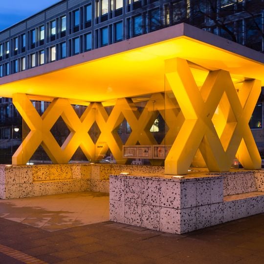 Bus stop Hannover-Königsworther Platz