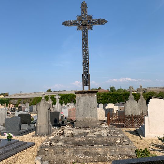 Cemetery cross of Saint-Trivier-de-Courtes