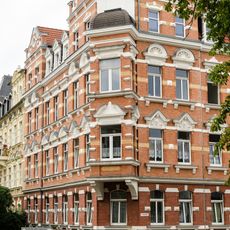 Mietshaus in geschlossener Bebauung in Ecklage Thielestraße 1