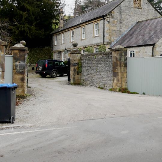 Entrance walls and gate piers to Holme Grange