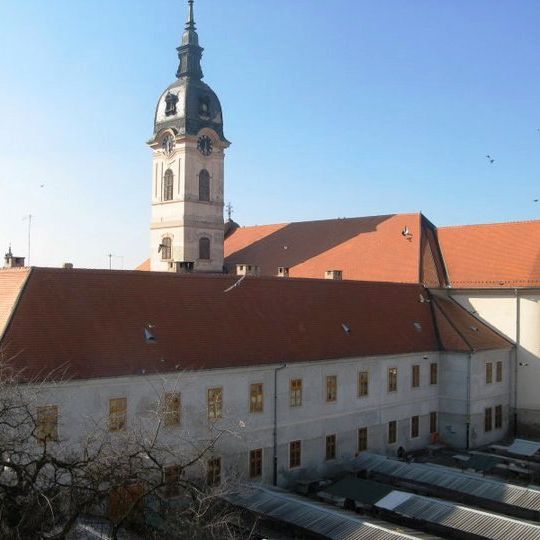 Église de la Sainte-Trinité de Sombor et maison paroissiale