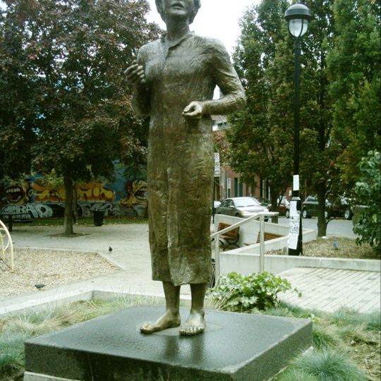 Estatua de Mihai Eminescu