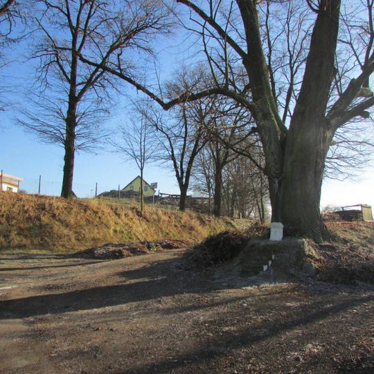 Kříž v jižní části Rynárce u silnice do Houserovky