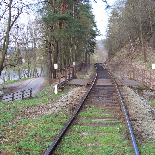 Železniční most přes potok pod hradištěm Lštění