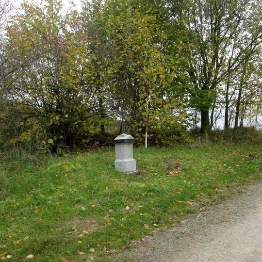 Kříž jižně od Polánky u rozcestí