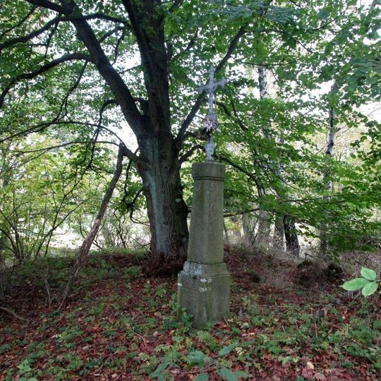 Kříž jižně od Újezdce