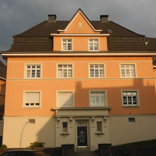 Hindenburgstraße 37