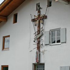Kreuz mit arma Christi