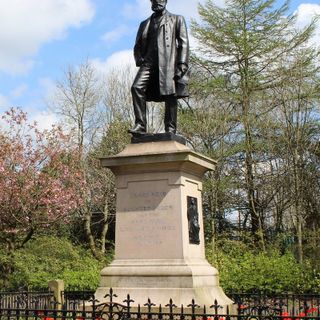 Statue of James Reid