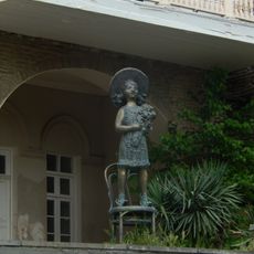 Statue