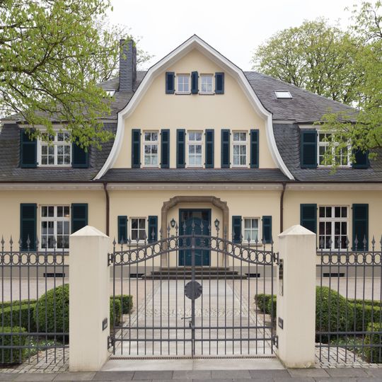 Friedrich-Wilhelm-Straße 14