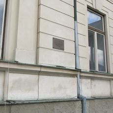 Pamětní deska francouzských zajatců 1943-45 na Domě kultury v České Kamenici