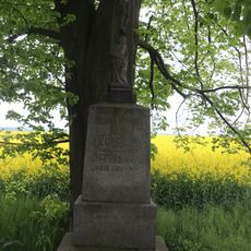 Kříž u silnice u Jiratic