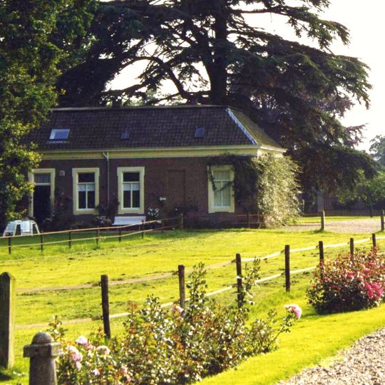 Bingerden: oranjerie annex dienstwoning