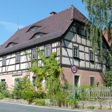 Zweiseithof mit Wohnhaus und Stallscheune Pirnaer Straße 21