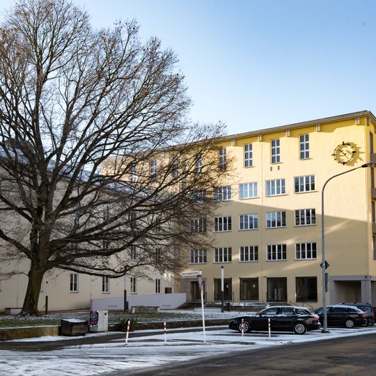 Dr.-von-Schmitt-Straße 12