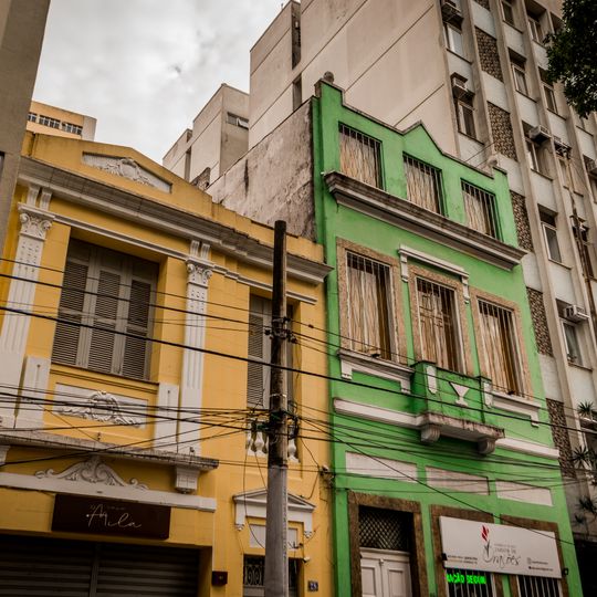Rua Esteves Júnior, 28
