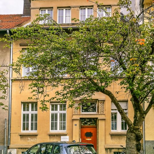 Professor-Neu-Allee 12