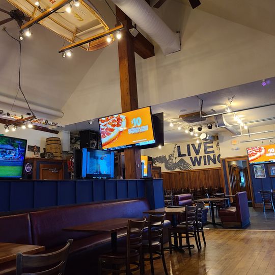 Wild Wing Cafe Bar