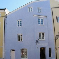 Wohn- und Geschäftshaus