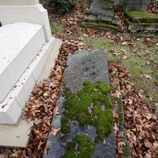 Grave of Unidentified24