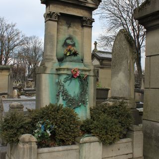 Grave of Marie-Noémi Cadiot