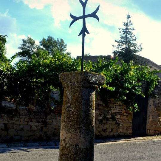 Creu Monumental de Sant Pere del Arquells