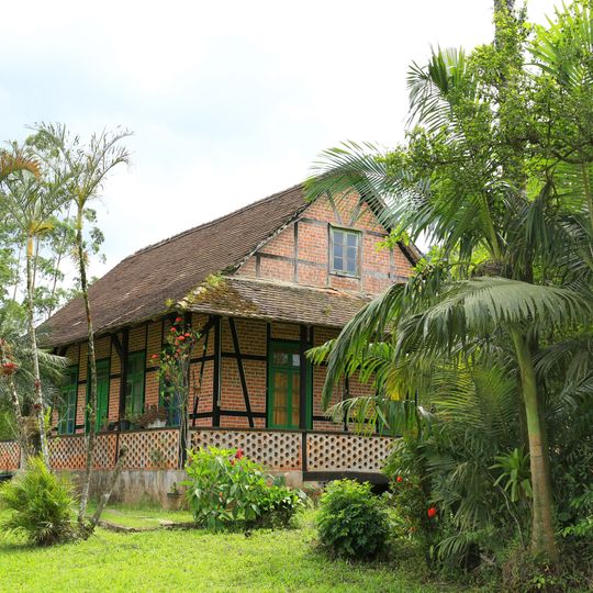 Imóvel situado à Rua Arnoldo Hardt, 379