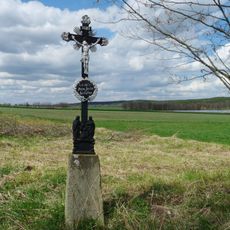 Kříž u silnice na Dubné