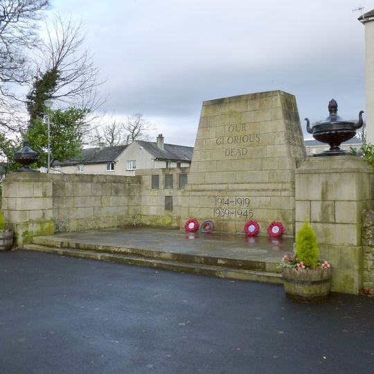 Cardross, Main Road, War Memorial