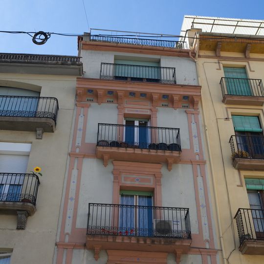 Casa a la plaça Major, 3