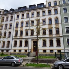 Mietshaus in geschlossener Bebauung mit Vorgarten Margaretenstraße 52