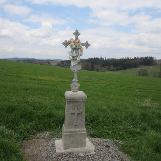 Kříž u polní cesty východně od Stříteže pod Křemešníkem směrem na Branišov